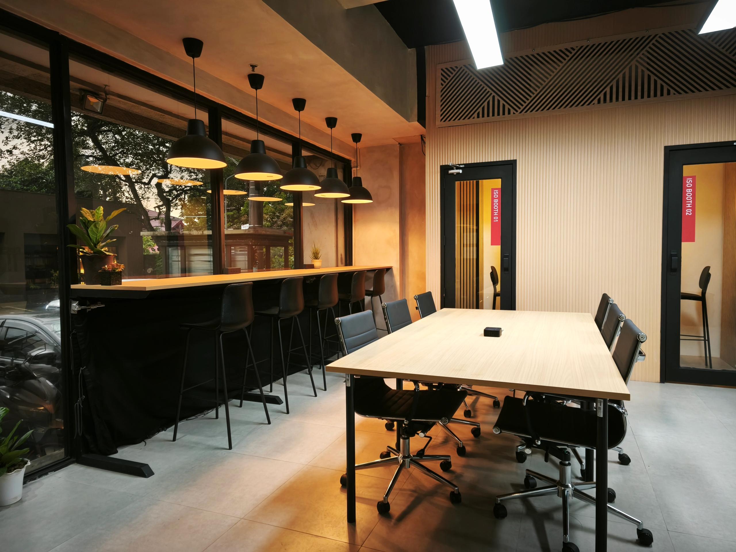 A New Way to Work: WeWork Uptown Bonifacio Draws Young Professionals