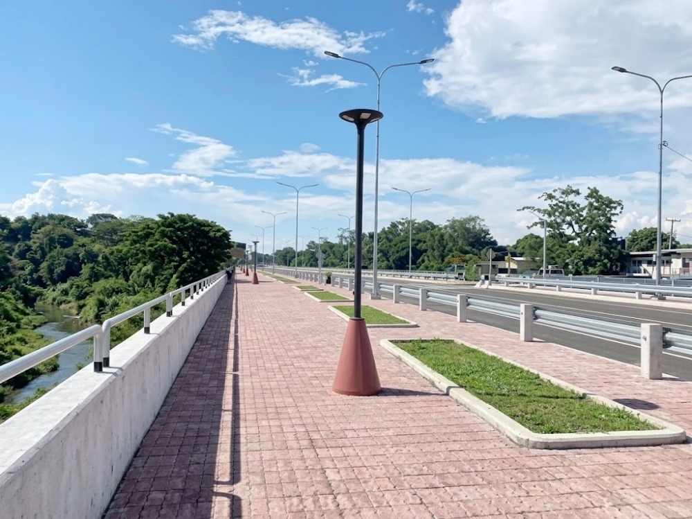 The Scenic Promenade: Rio de Oro Boulevard and Crossroads