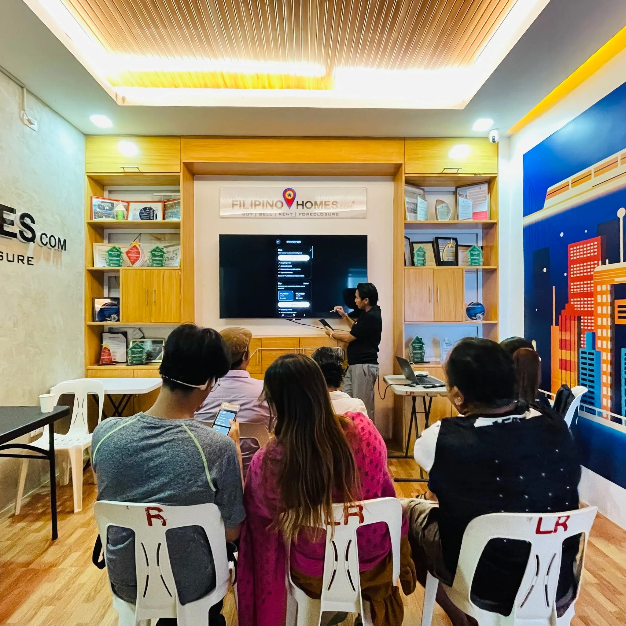 Team Red Diamonds, ARTEMIS Equip Filipinohomes with AI Tools in August 13 Training Session