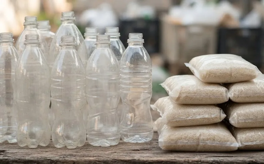 Empty PET bottles in exchange for rice.