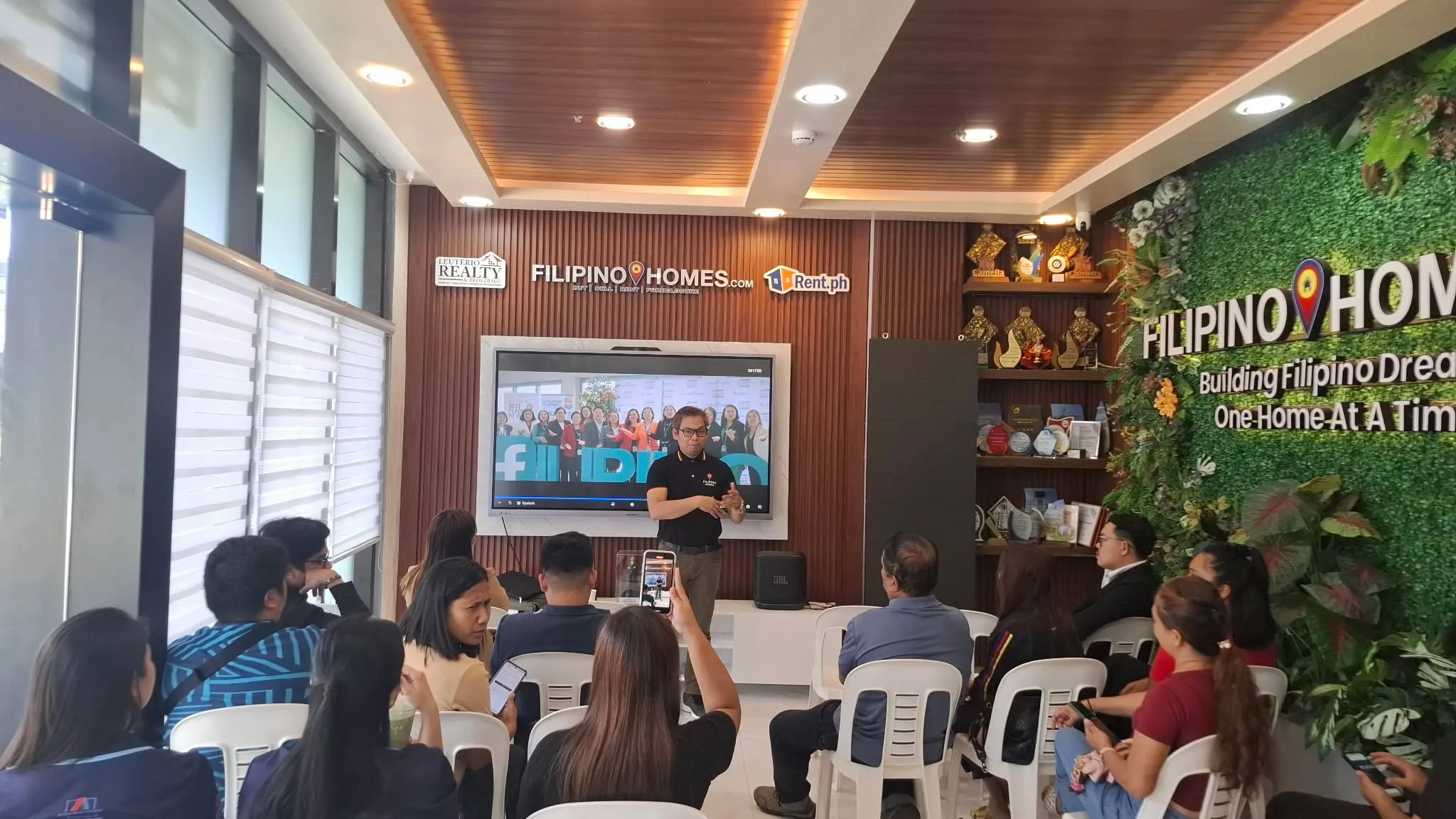 Filipinohomes’ Team Red Diamond Trains Fresh Agents in Bacolod’s Booming Market