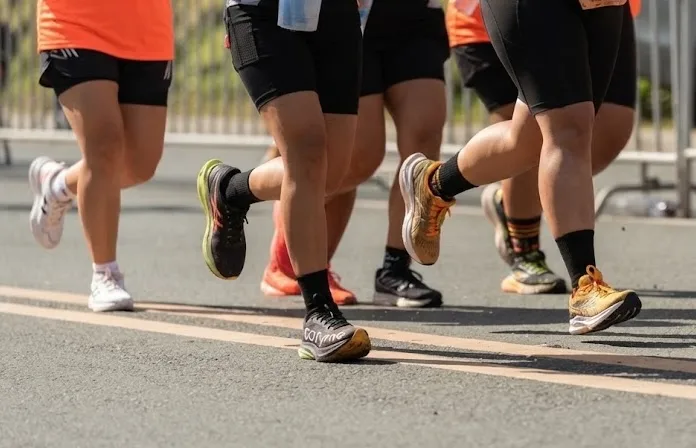 Runners on an early morning marathon.