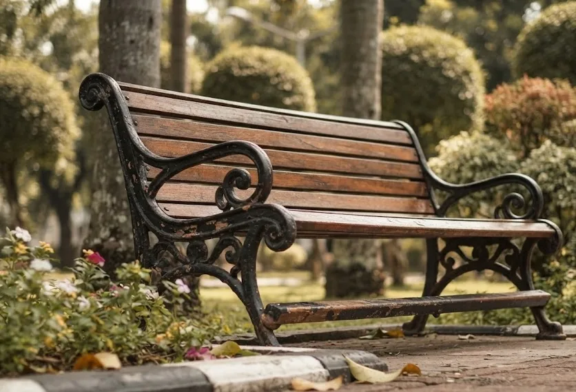 An old bench at the park.