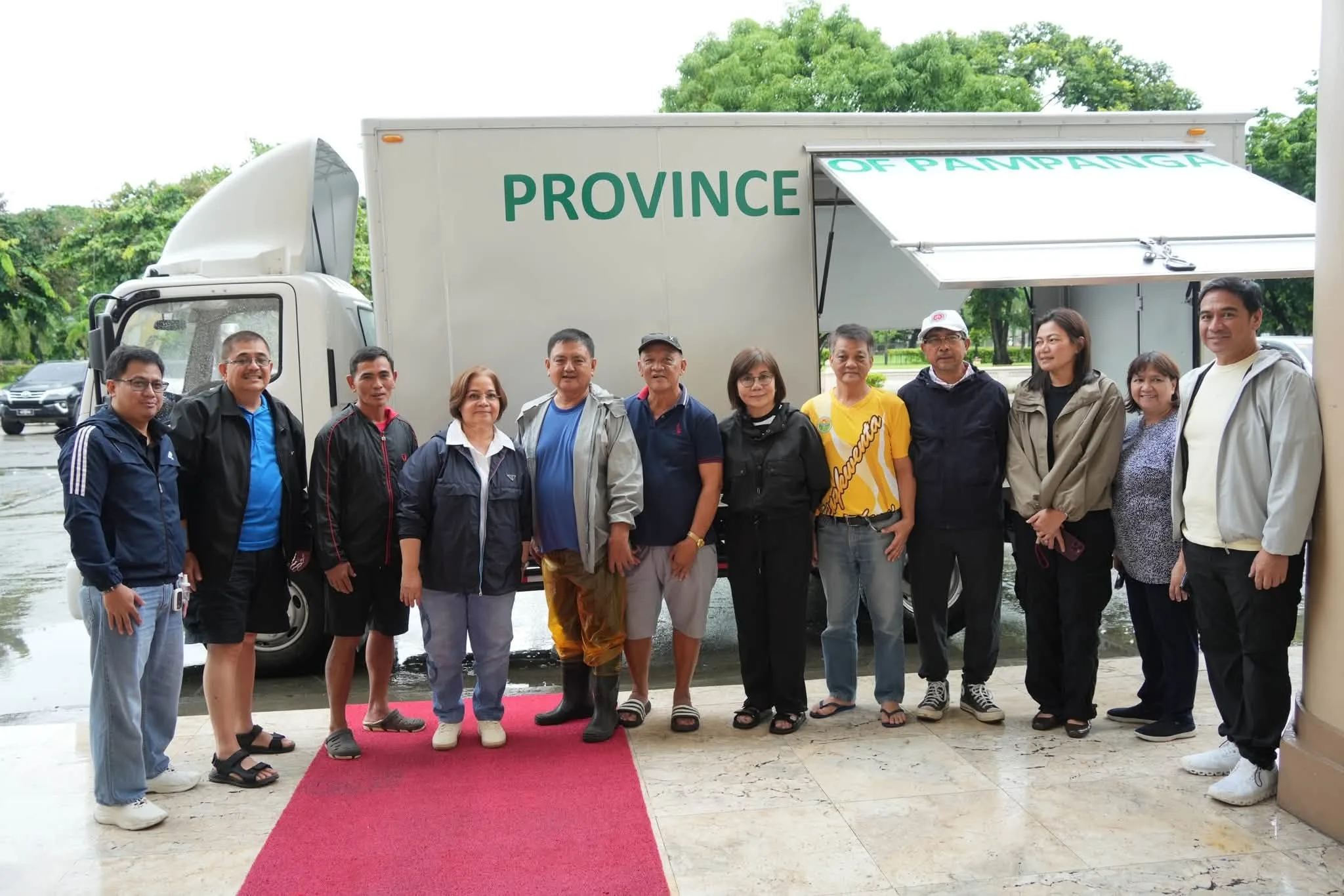 Pampanga Turns Over Nearly PHP 2 Million Wing Van to Bacolor Onion Farmers