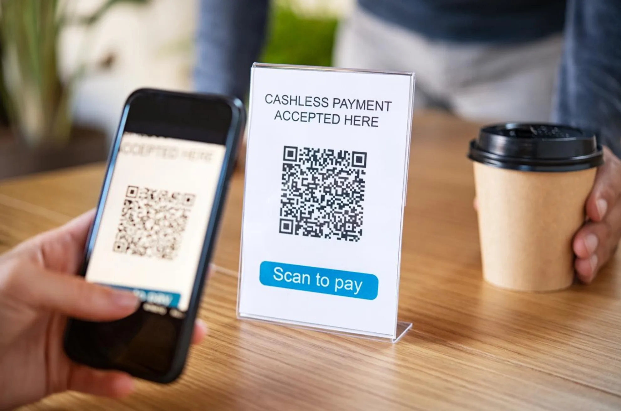 Cashless Lifestyle Experiences and the Development of Smart Tourism in Bonifacio Global City