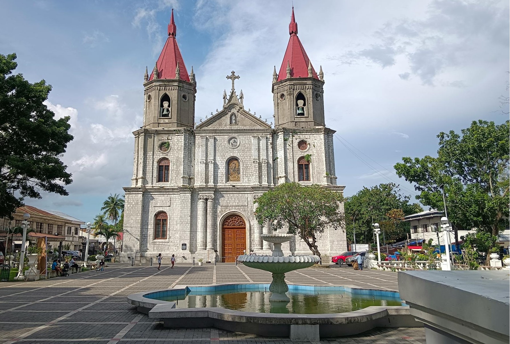 Molo Church: The 'Feminist Church' of Iloilo Where 16 Female Saints Reign Over a Gothic Masterpiece by the Sea