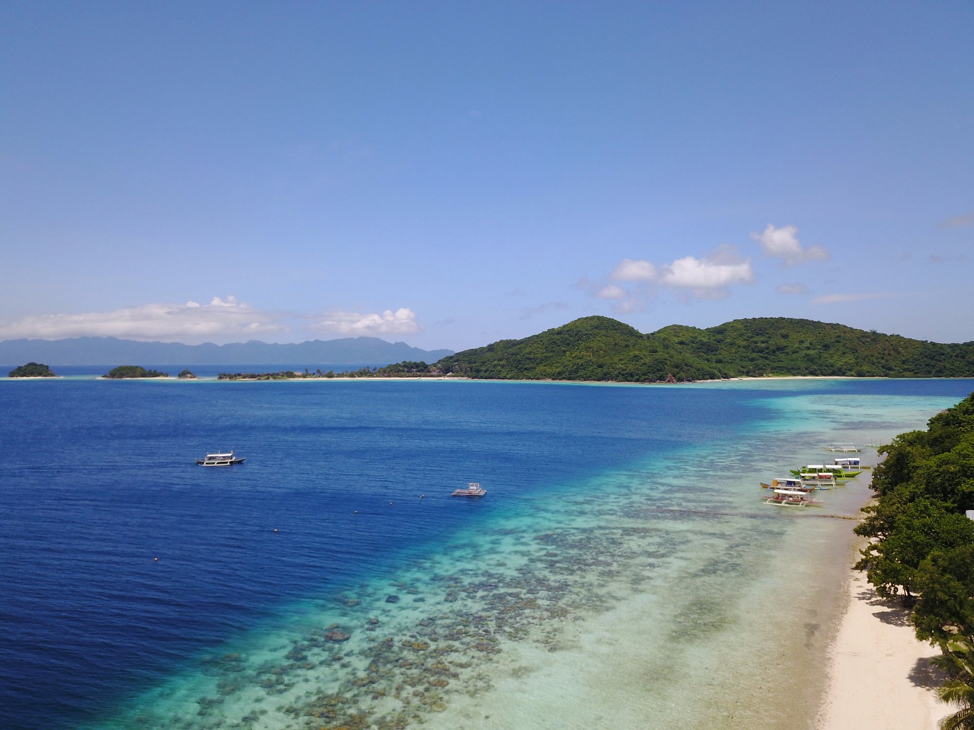 The Sun-Kissed Serenity of Coron’s Most Enchanting Tropical Sandbar Escape