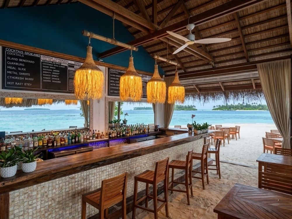 Beachfront Dining and Romantic Escapes