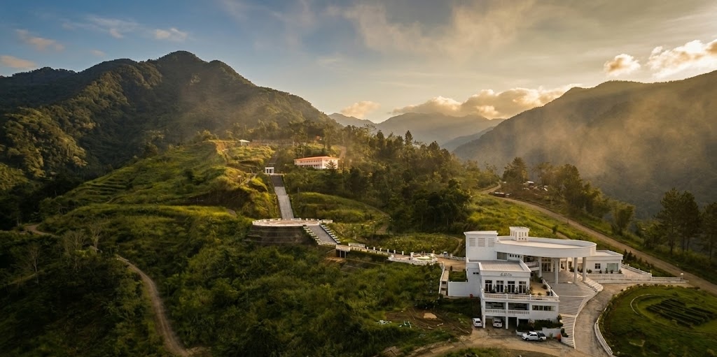 Why Travelers Keep Making the Long Drive to Hoyohoy Highland in Tangub