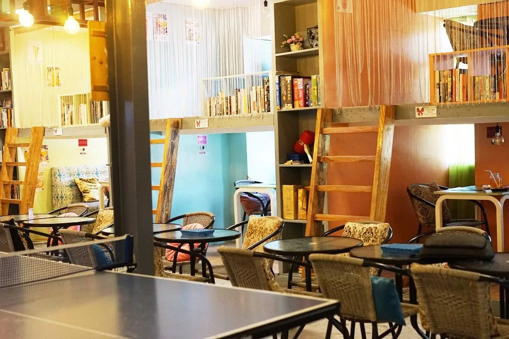 Fun Cafe/Bar and the Promotion of Recreational Café Tourism in Dumaguete City