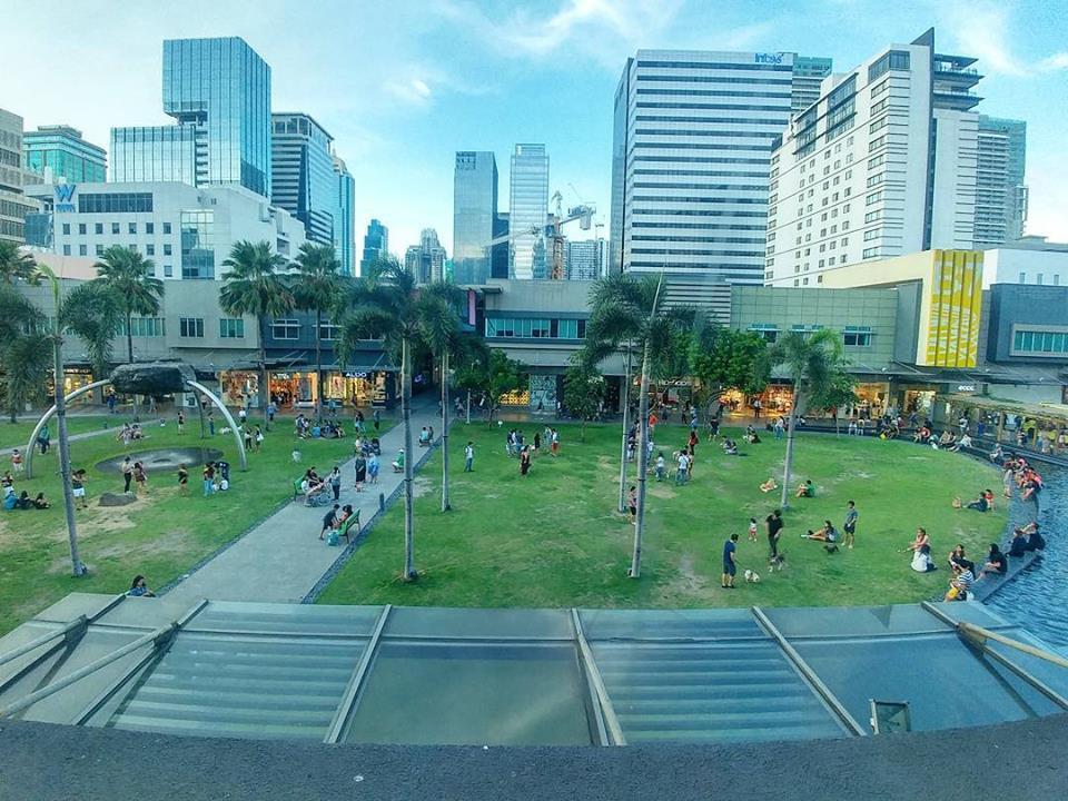 BGC Taguig 2026: Pet-Friendly Spaces Attract Tourists with Companion Animals