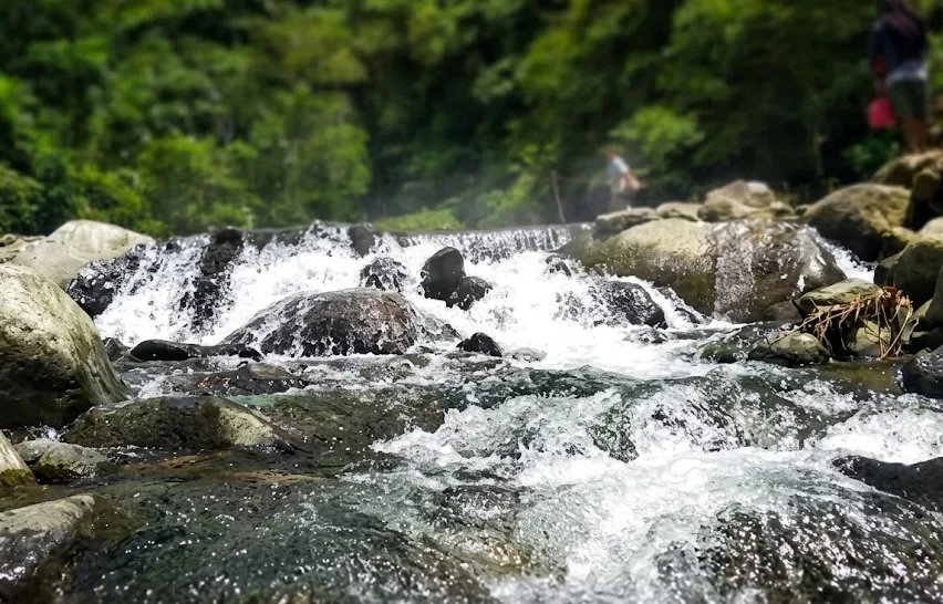 A relaxing spring resort to visit on the weekend.