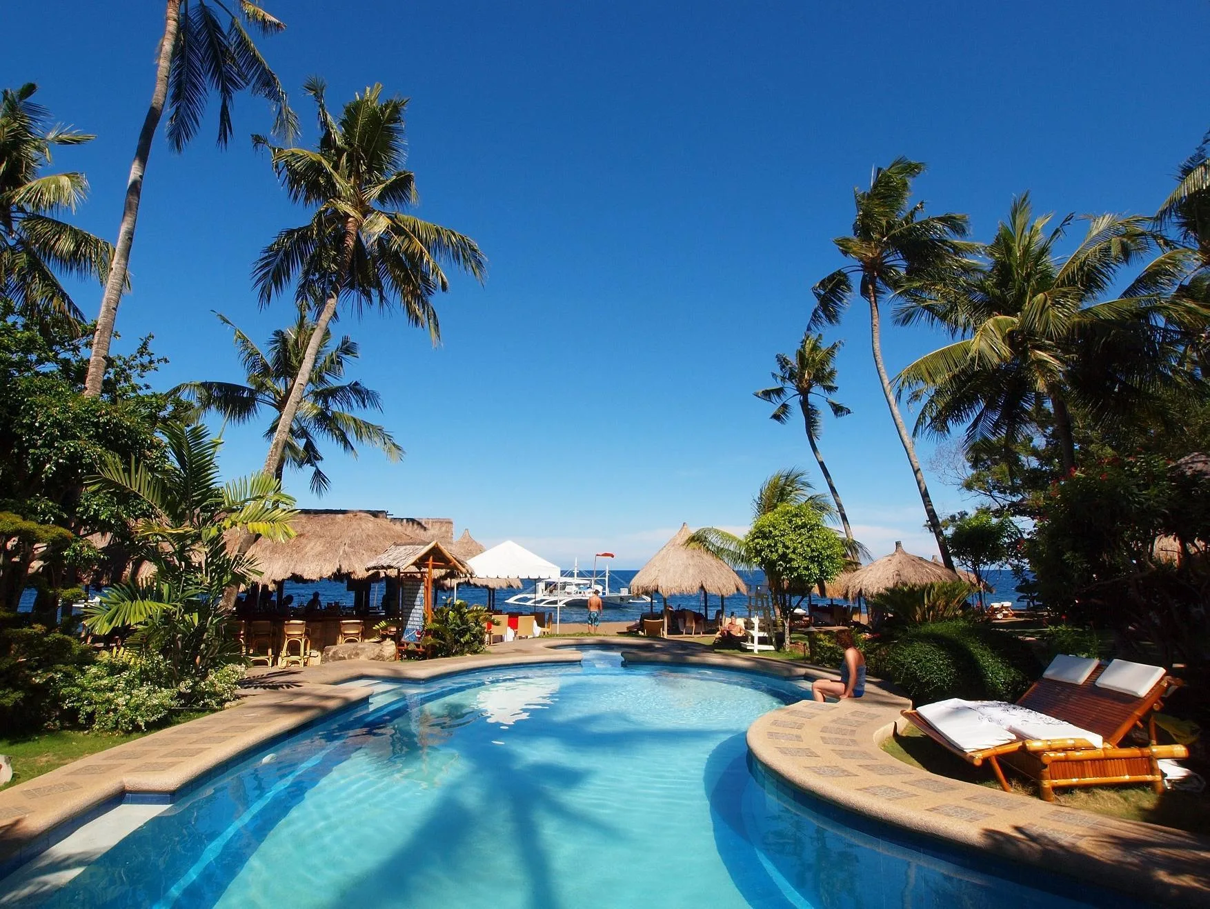 Pura Vida Beach Resort and the Growth of Dive Resort Tourism in Negros Oriental