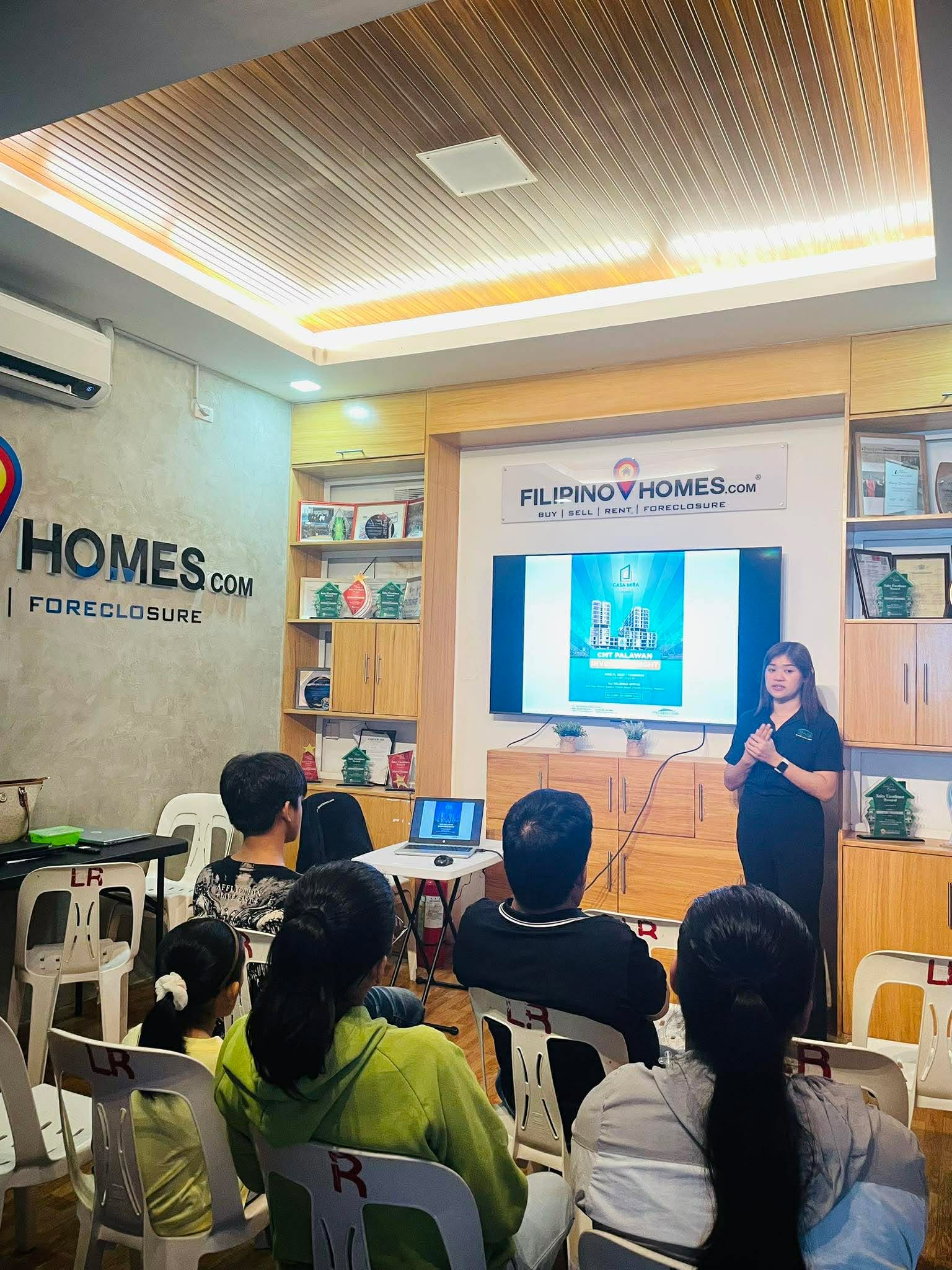 VIP Galaxy and Gold Sign Contracts at Filipinohomes Palawan Orientation