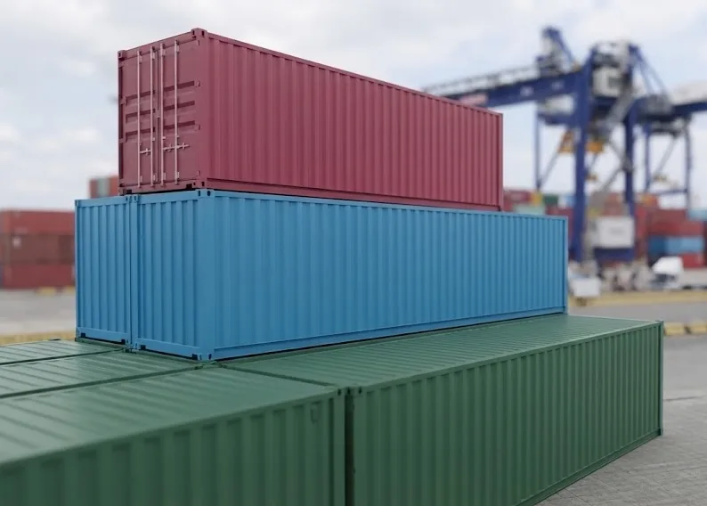 Container vans loaded with marchandise.