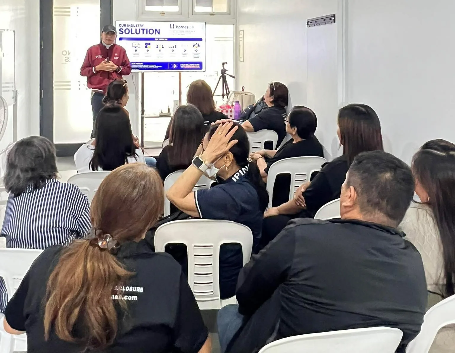 Team VS Holds Strategic Meeting at Filipinohomes Pampanga Office