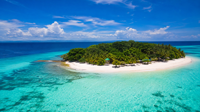 Canigao Island Captivates Visitors With Its White Sands and Crystal Waters