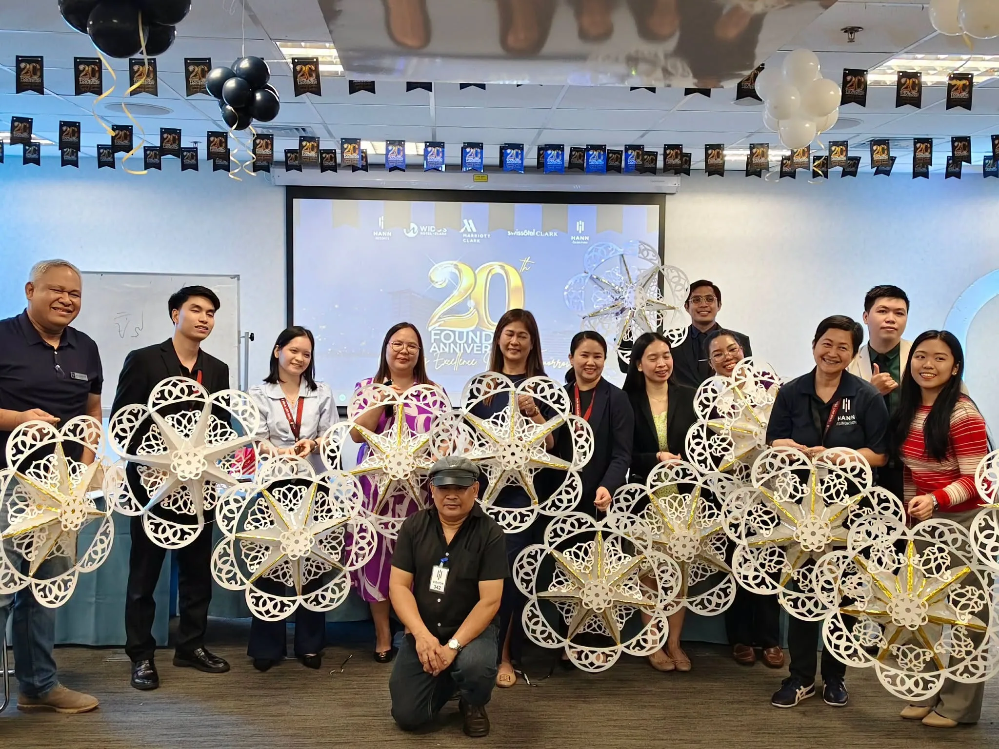Angeles City Workshop Keeps Kapampangan Lantern and Script Traditions Alive