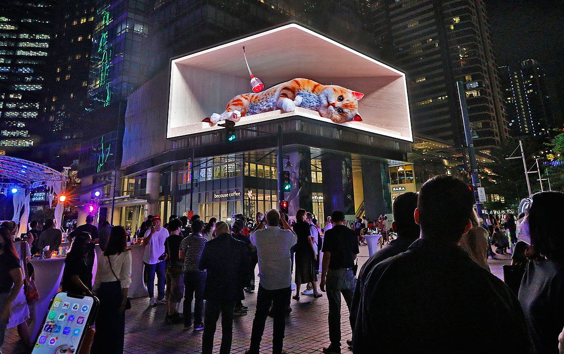 Wide sidewalks and pedestrian-friendly streets in BGC