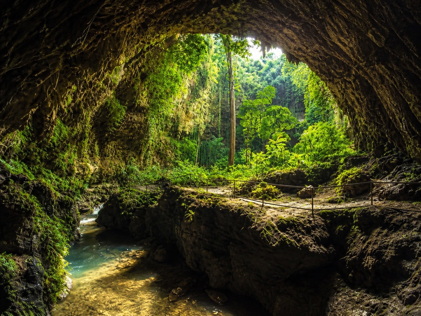 Limestone Labyrinths & Revolutionary Valor! Why Macahambus Cave is the Sanctuary in Bayanga!