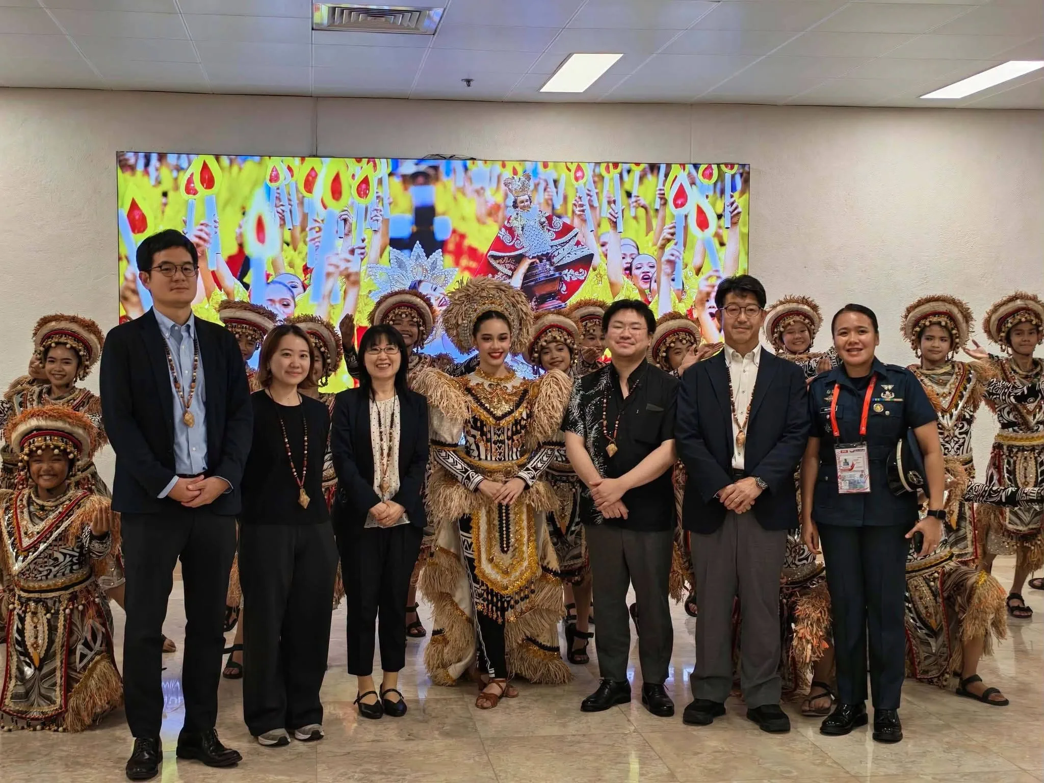 Lapu-Lapu City Welcomes ASEAN Defense Ministers with a Vibrant Cultural Showcase at Mactan Airport