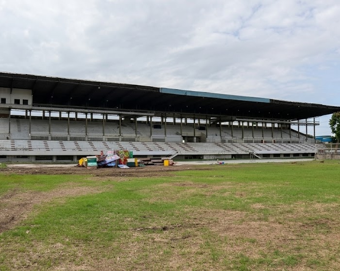 An empty sports field which should be filled in a few hours.