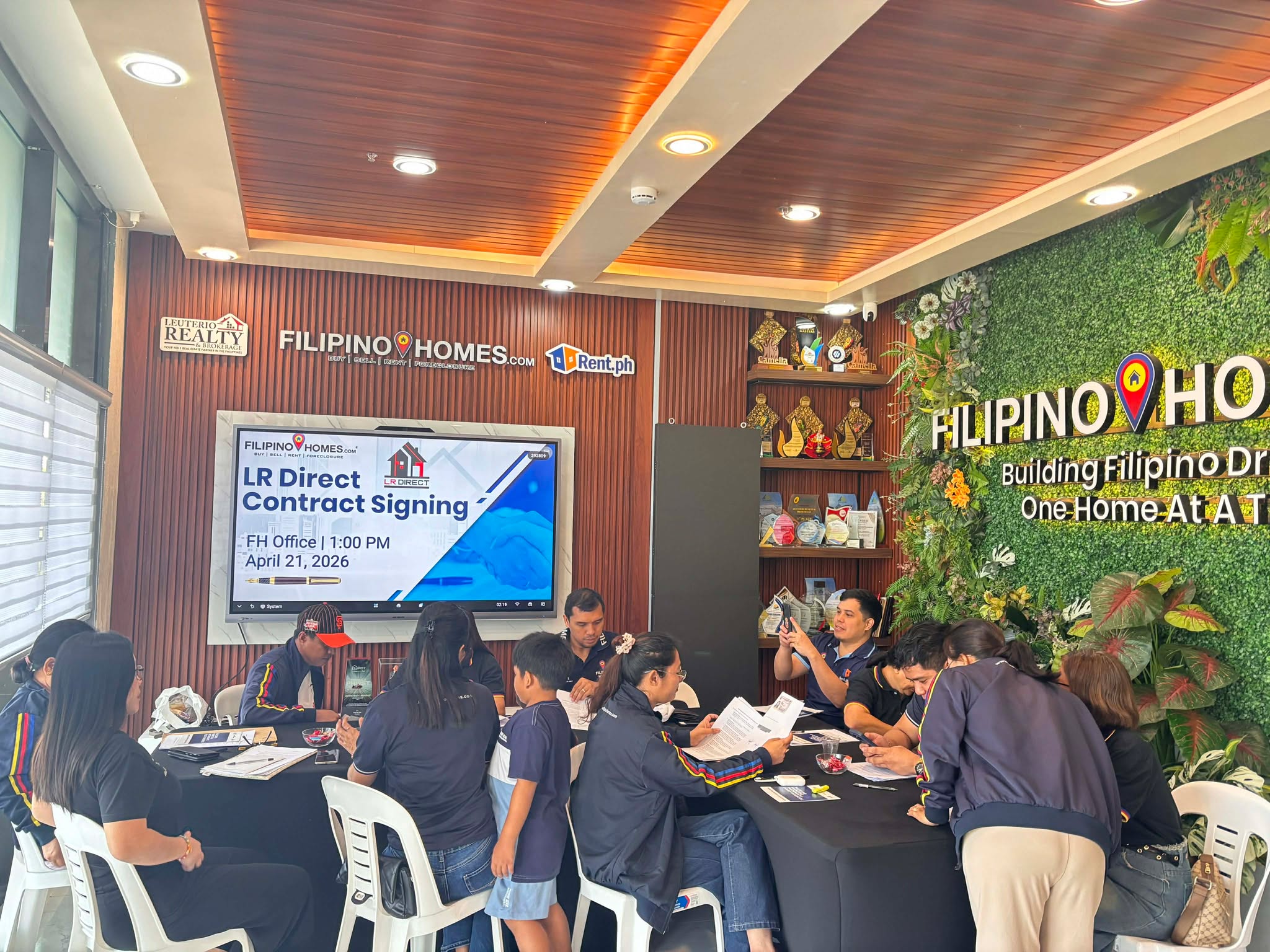 Bacolod Gets a New Real Estate Force: Team LR Direct Signs Contract
