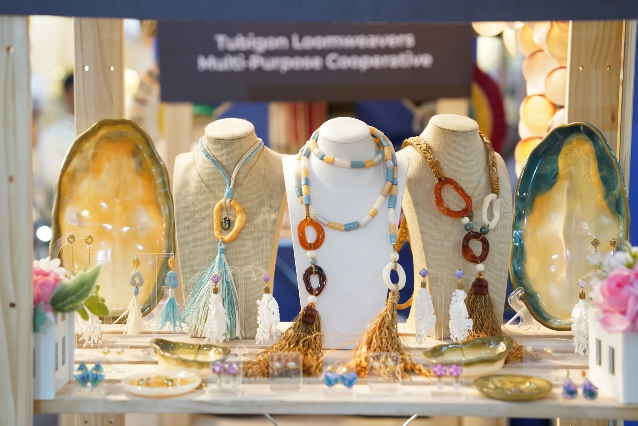 Boholano Craftsmanship Shines on Stage at Manila FAME Trade Show!