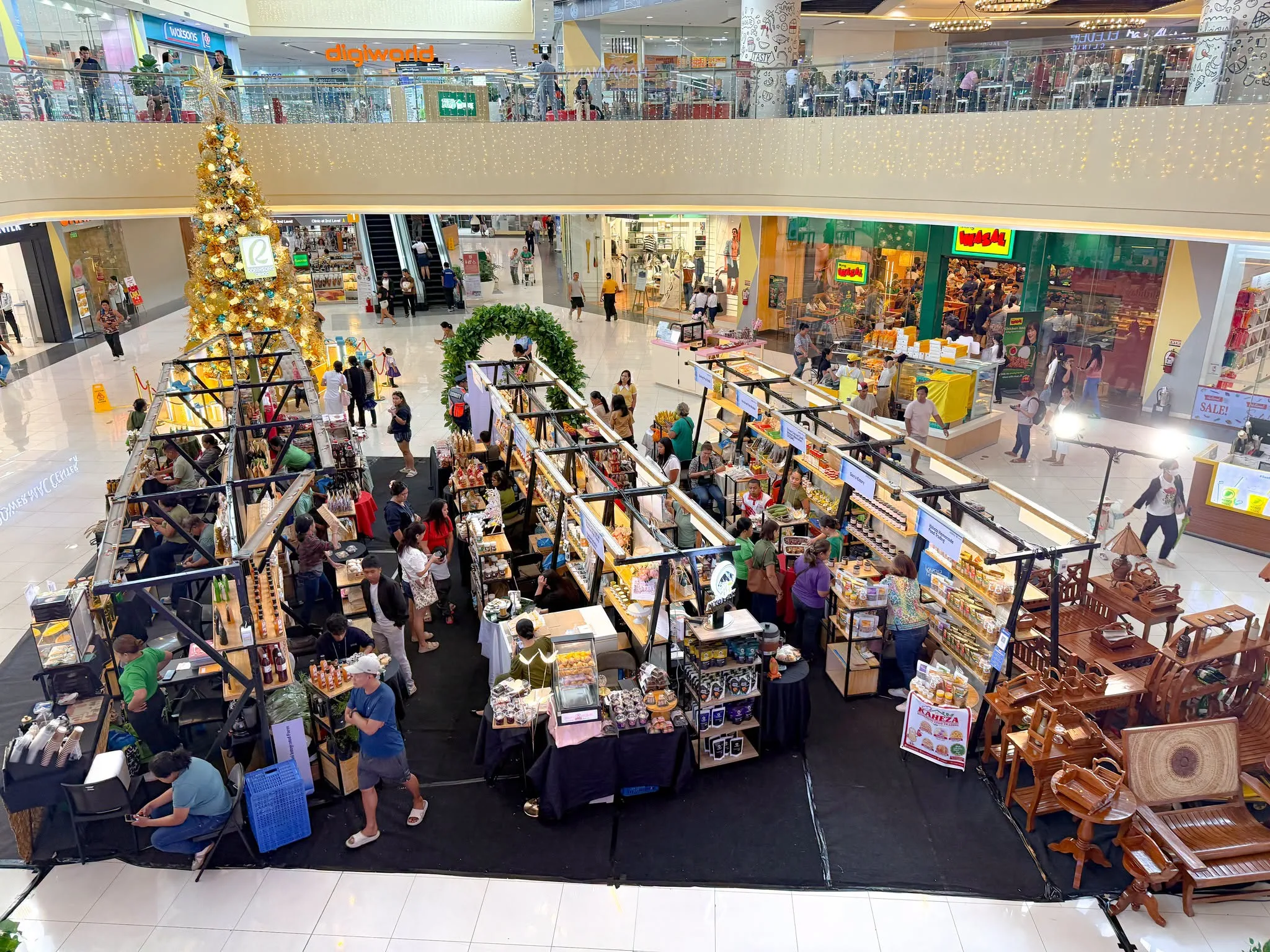 Layag Leyte Trade Exhibit Showcases 39 Local Exhibitors and Culinary Delights at Robinsons Ormoc
