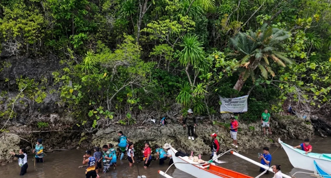 41 Volunteers, 2,300 Seedlings: Del Carmen Strengthens Its Mangrove Conservation Efforts