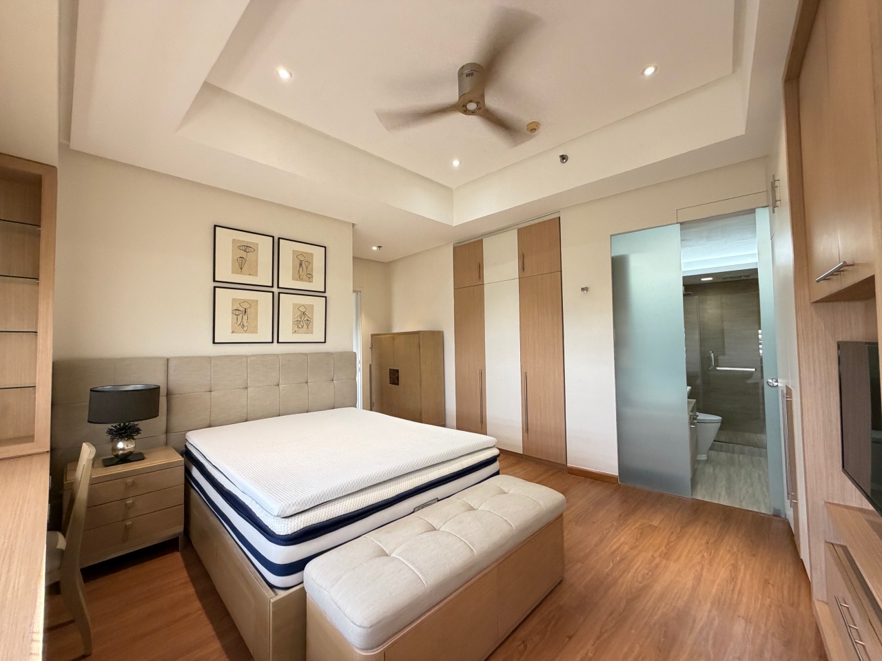 FOR RENT  Semi-Penthouse 2BR at Icon Residences, BGC