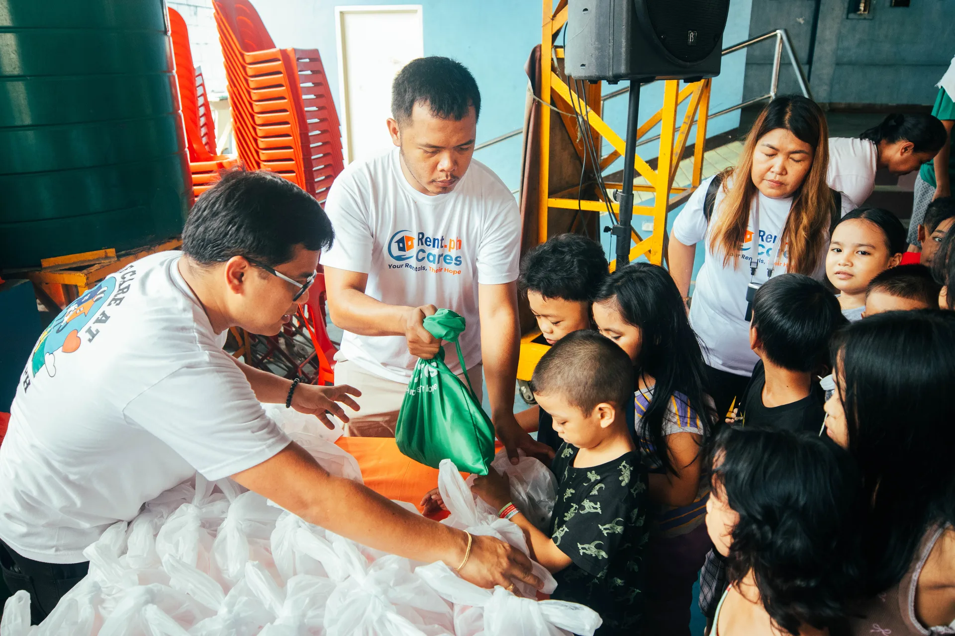 Rent.ph Cares' "We Are Home This Christmas" outreach at Tinago Sports Complex, photo 4