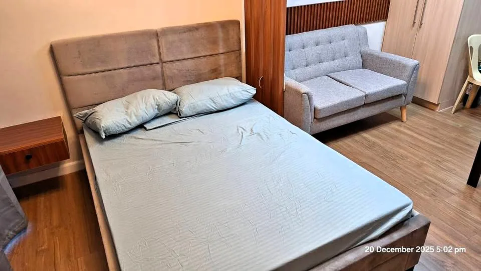 For rent Studio type Condo in Solinea T4