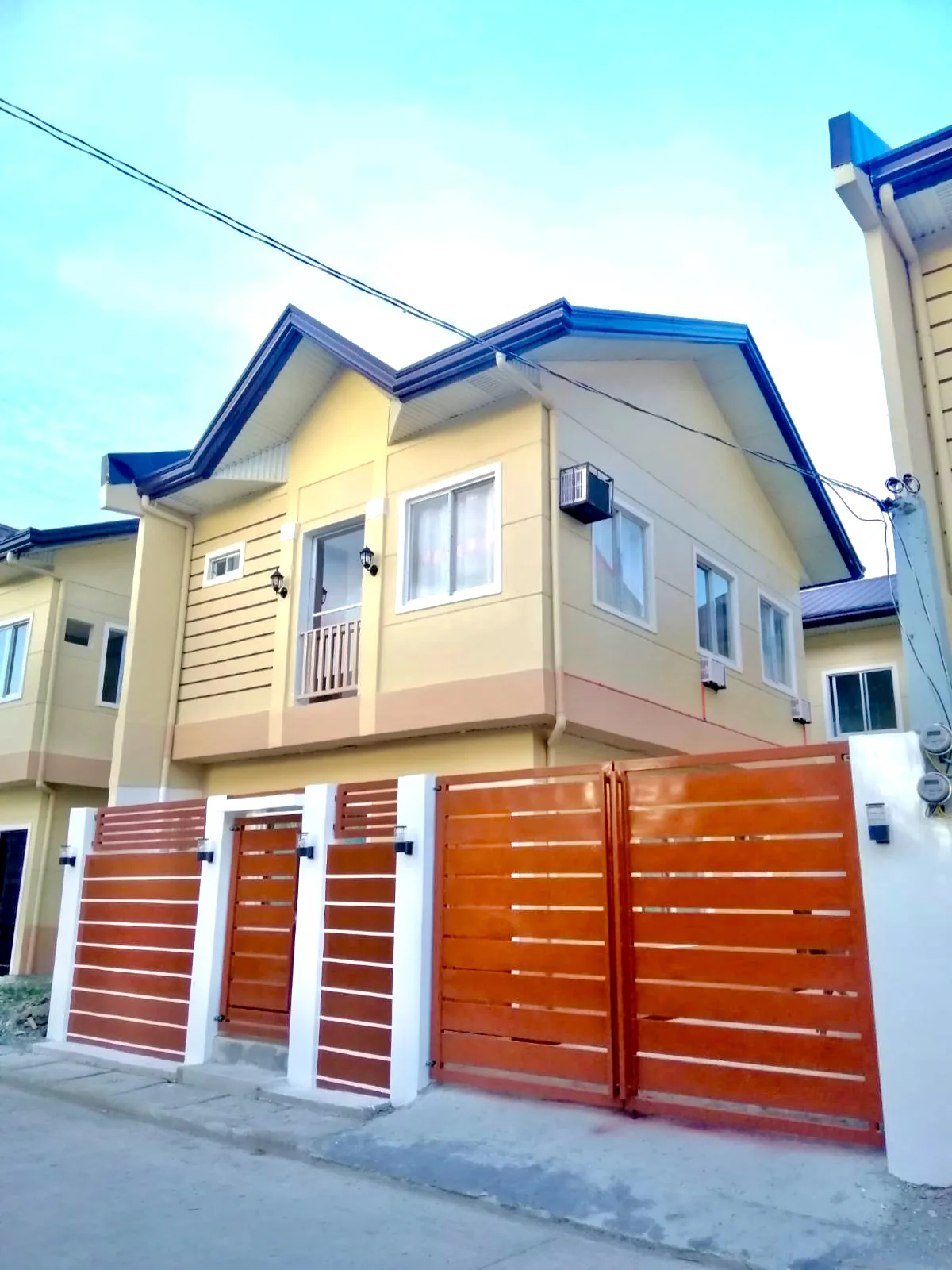 fully-furnished-rental-house-airbnb-ready-with-private-parking-for-rent