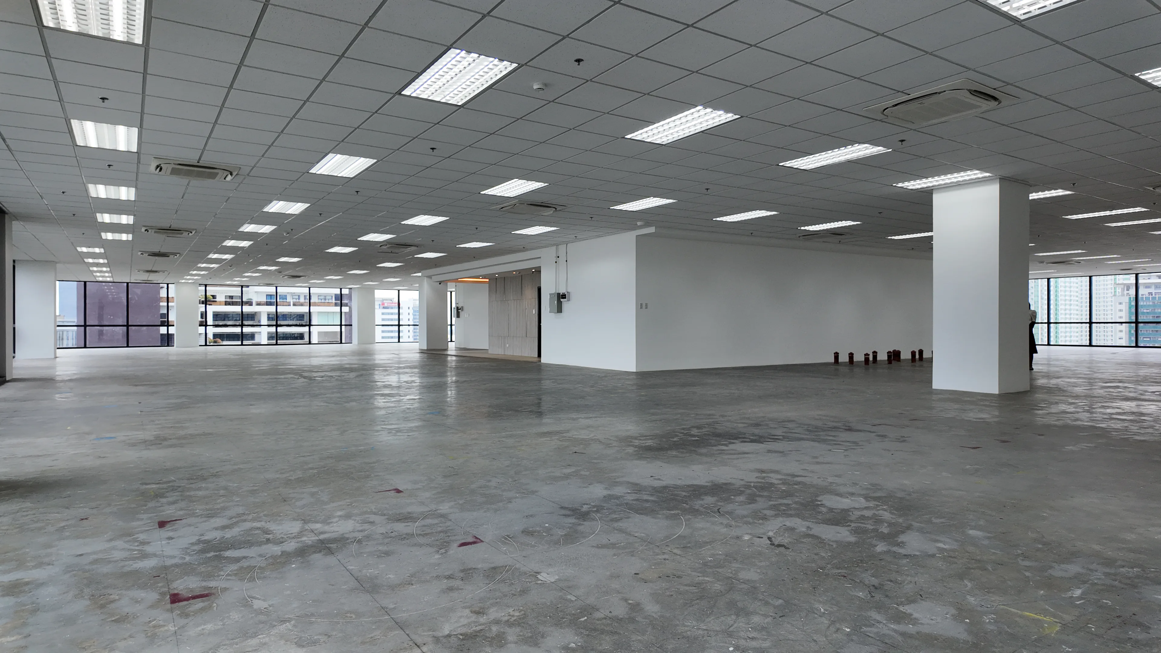 peza-leed-gold-office-space-for-rent-in-cebu-business-park-up-to-1304-sqm-floor-plates-premium-corporate-building-for-rent