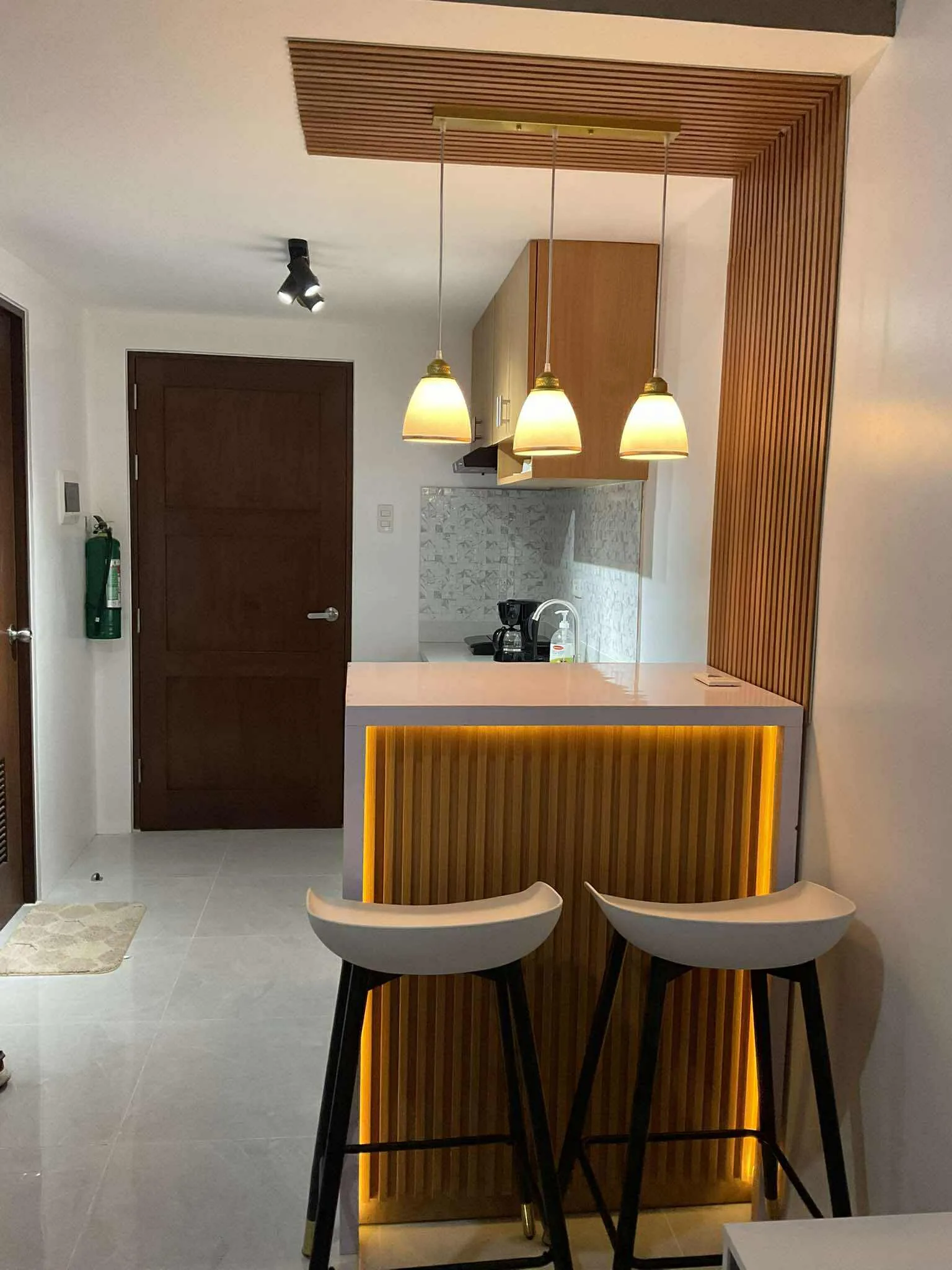 casa-mira-towers-mandaue-back-of-pacific-mall-studio-unit-tower-4-for-rent