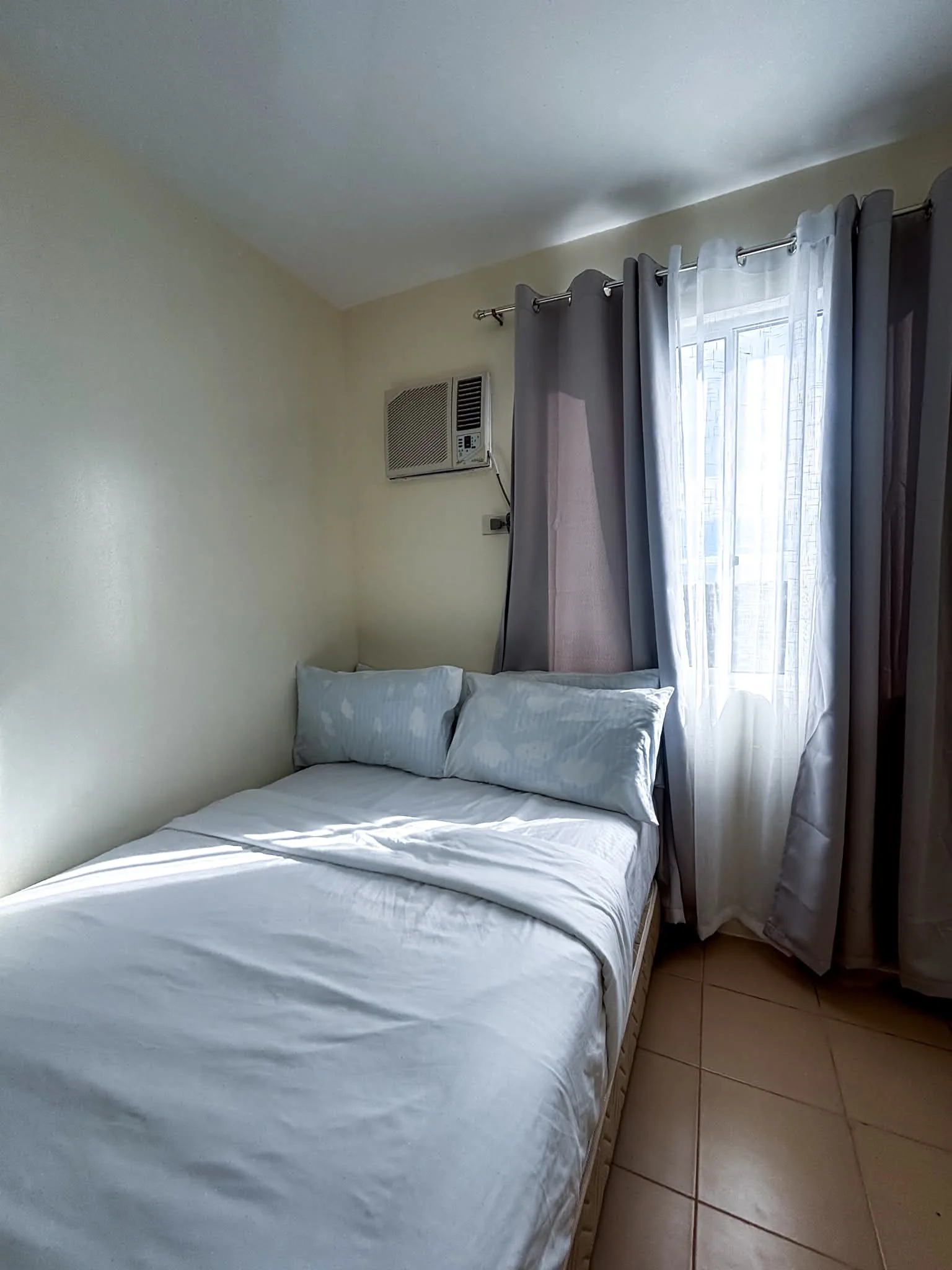 2-bedroom-condominium-9-for-rent