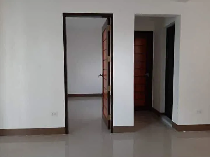 2br-apartment-inner-unit-at-the-3rd-floor-for-rent