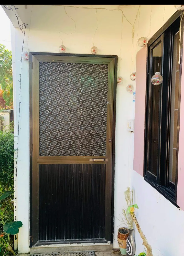 4-bedroom-2-storey-house-for-rent-in-the-oakscarmona-estate-for-rent