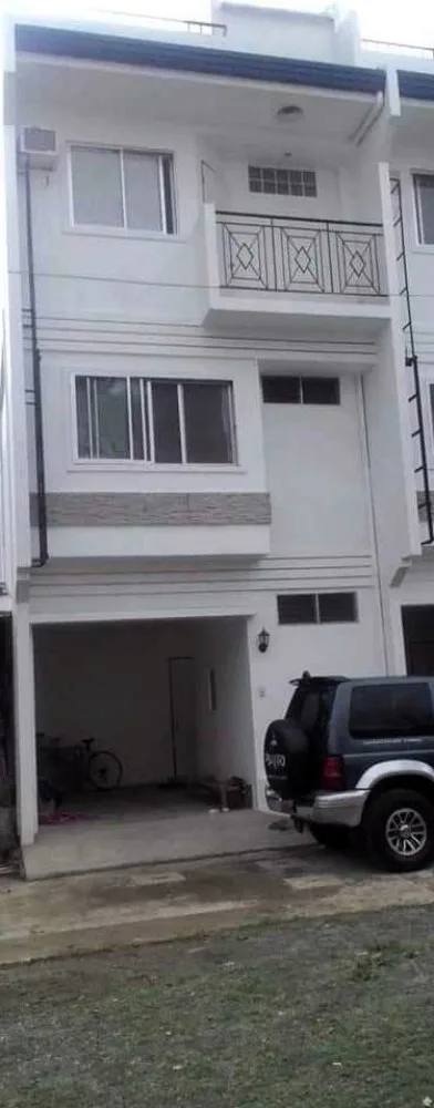 3 Bedrooms Townhouse for Rent in Talamban Cebu City