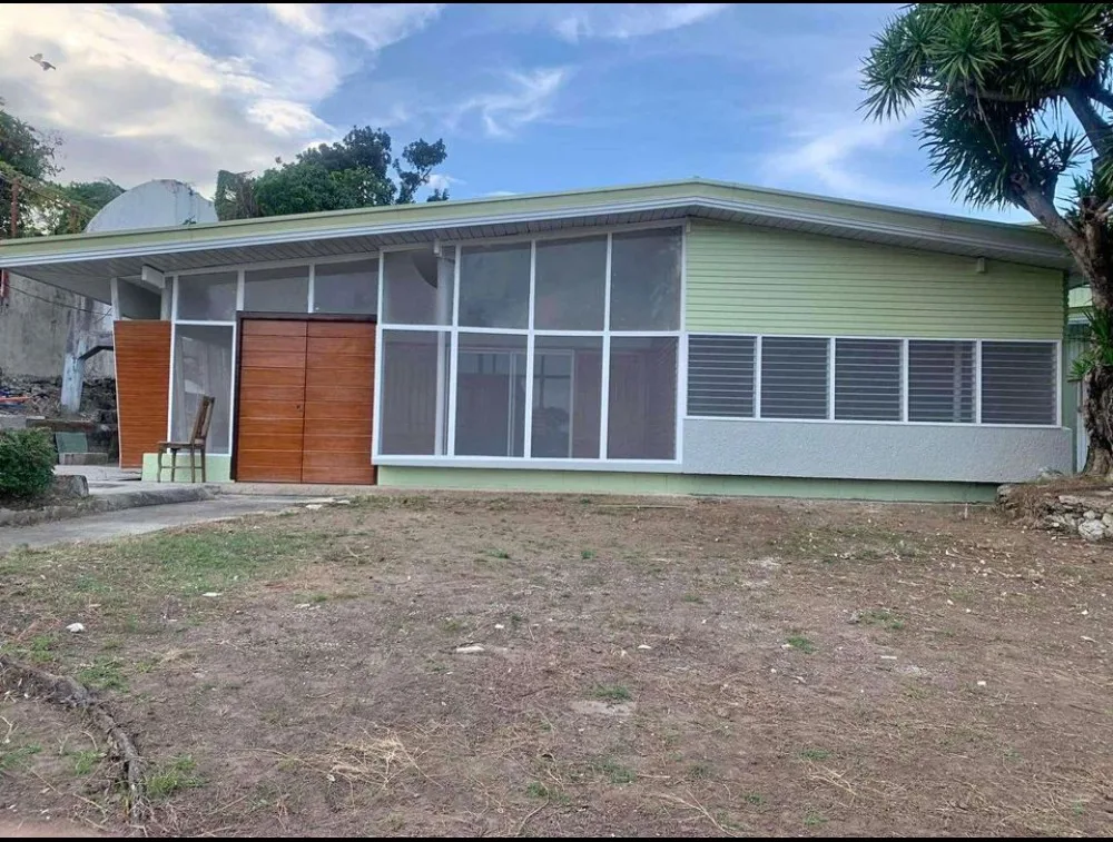 3BR Bungalow House and Lot for Rent in Lahug Cebu City