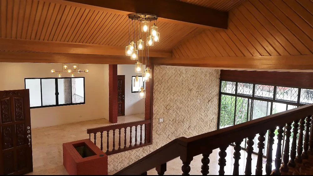 For Rent 5 bedroom Semi Bungalow House and Lot with 4 to 5 Parking  Spaces In Lahug Cebu City