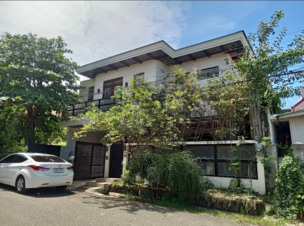 4 Bedrooms House and Lot for rent in Mabolo City