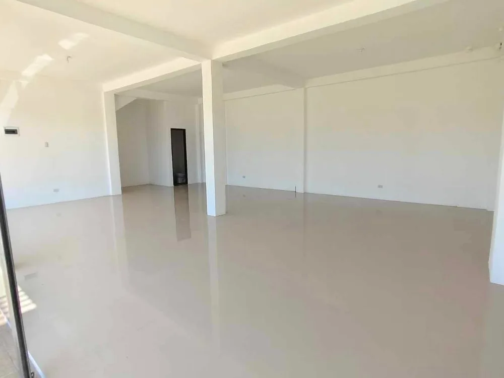 Unlock Prime Business Potential: Two-Storey Commercial Space in Lapu-Lapu City – High Visibility & Traffic!
