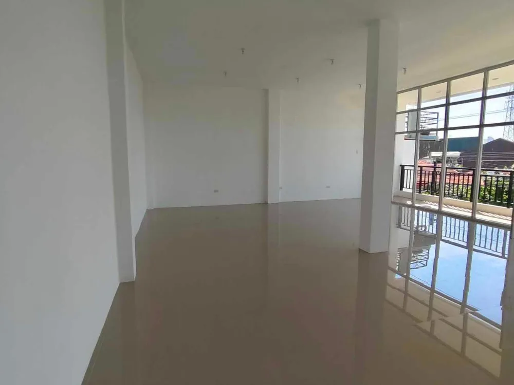 Prime 100sqm Office Space for Rent in Lapu-Lapu City – Ideal Location, Ample Parking, and Modern Amenities!
