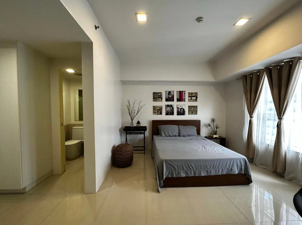 Experience Luxury Living: Elegant 1-Bedroom Condo for Rent at Calyx Centre, IT Park, Cebu City!