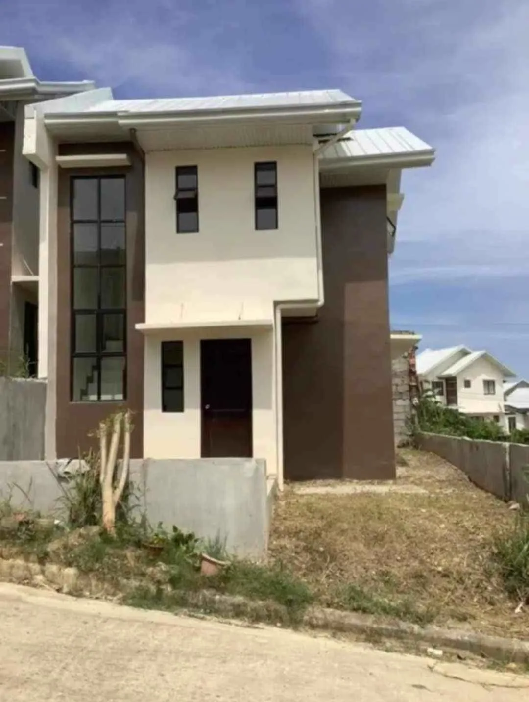 mark-model-unit-victors-subdivision-for-rent