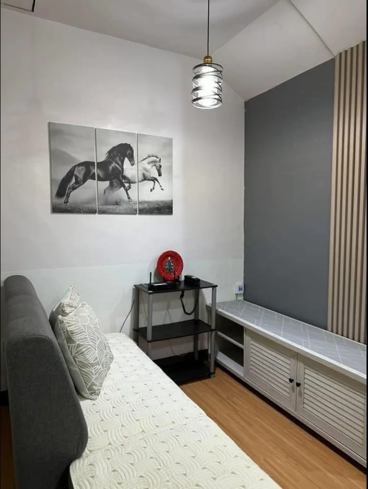furnished-1-bedroom-condo-unit-with-balcony-for-rent