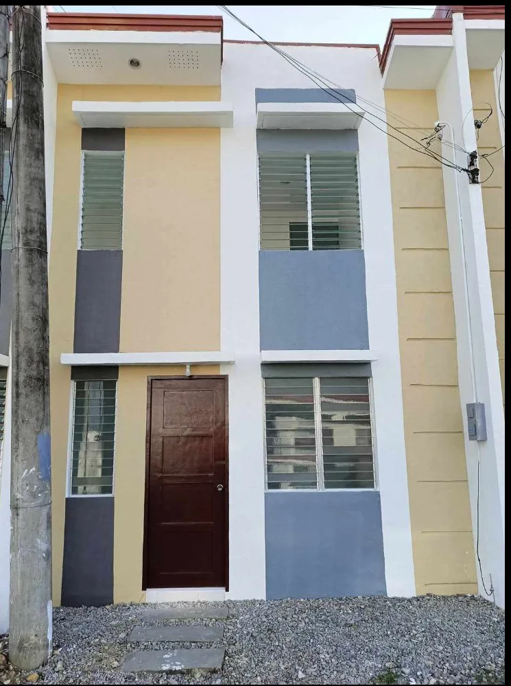 2-storey-townhouse-2-for-rent