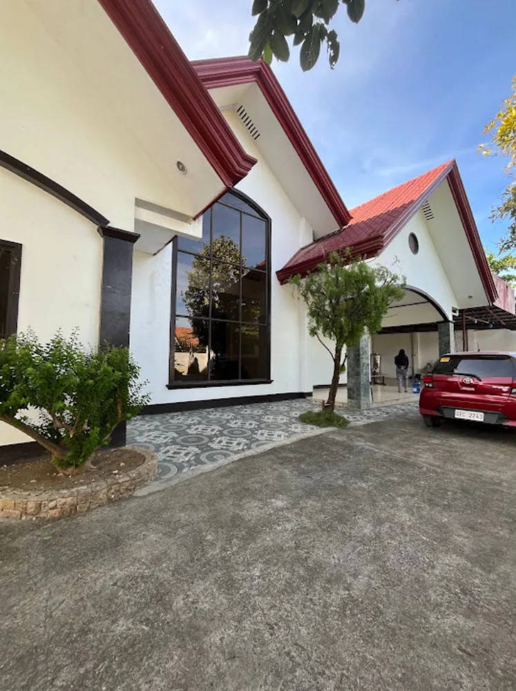 4 Bedroom with multiple Parking and  Pets friendly house and Lot for rent in Consolacion Cebu